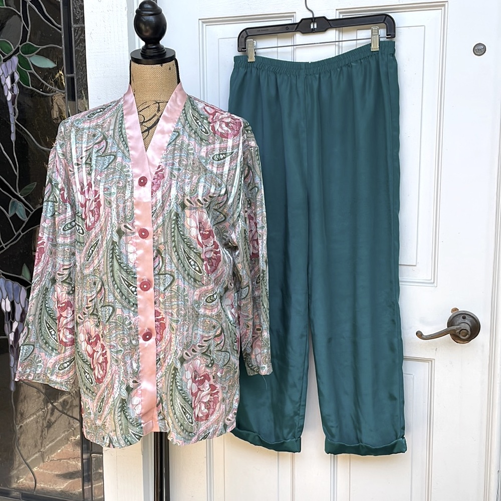 VTG Victoria’s Secret - Picture 1 of 14